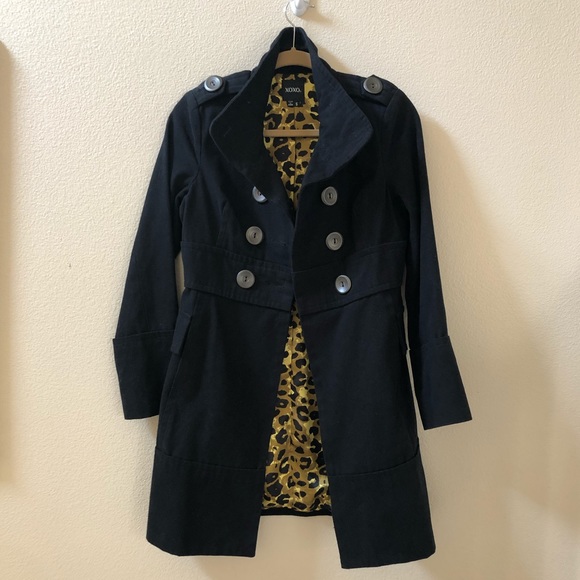 Fashionable black coat - Picture 3 of 5